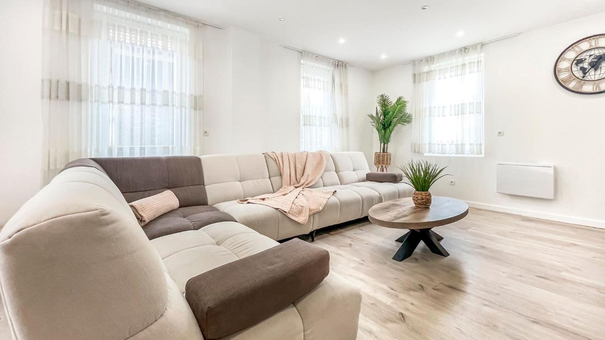 Homey Sakine- Proche Centre- Netflix- Wifi Cluses Luaran gambar